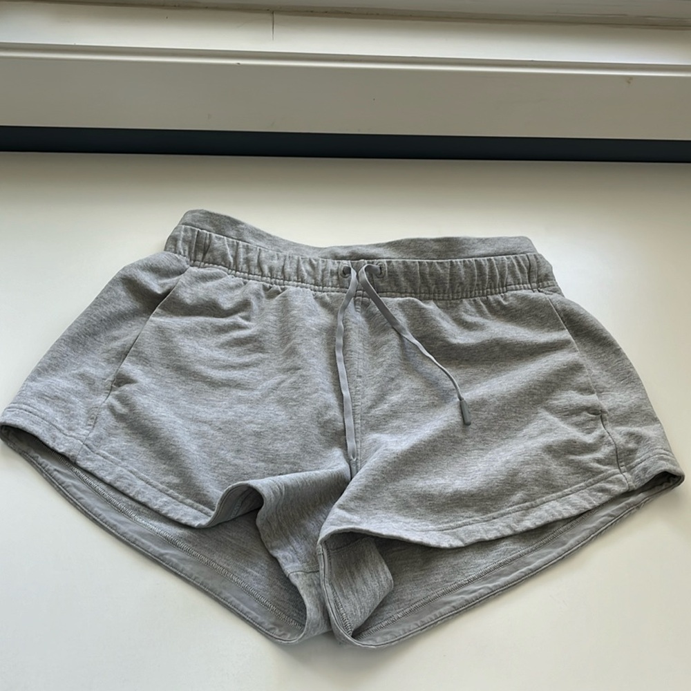 lululemon inner glow shorts